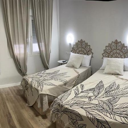 La Sonrisa De Niki Guest House Torrejon de Velasco Eksteriør bilde